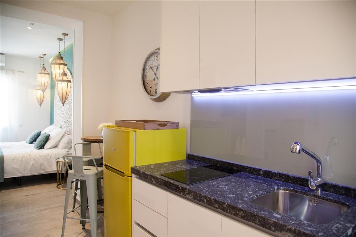 Apartamento Luna - Solo Adultos Мадрид Екстериор снимка